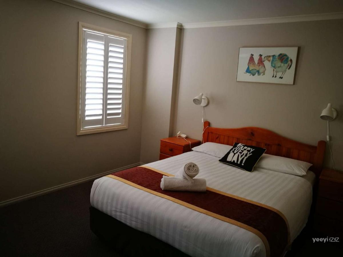 Moonee Valley Views Aparthotel Melbourne Esterno foto