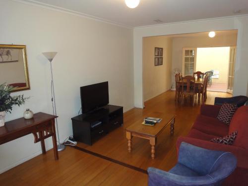 Moonee Valley Views Aparthotel Melbourne Esterno foto